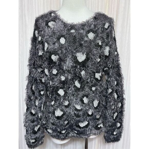 Item & Thread NWT Gray Eyelash Leopard Long Sleeve Sweater Size Small - Picture 1 of 5